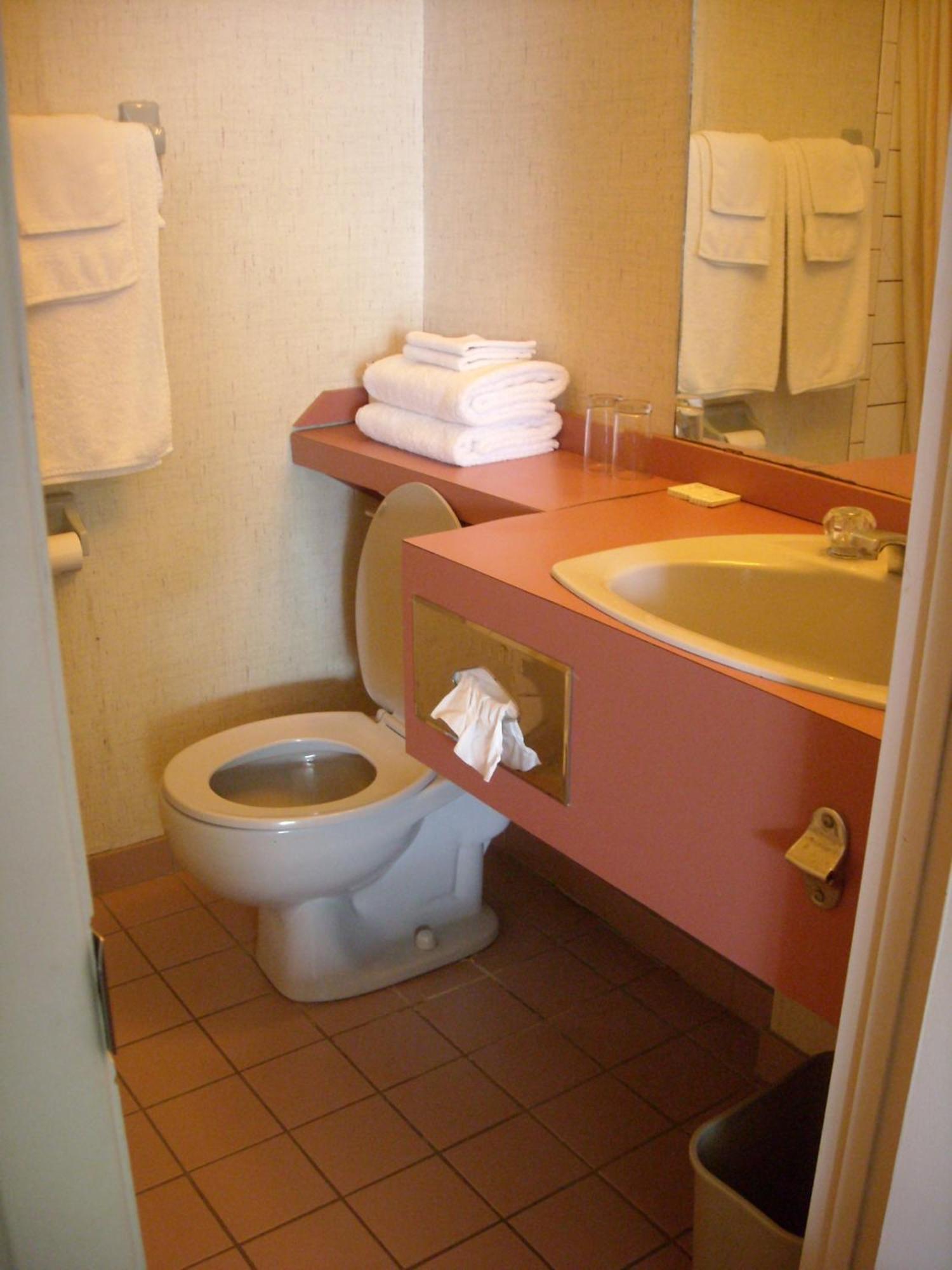 Oasis St-louis Hotel 2*