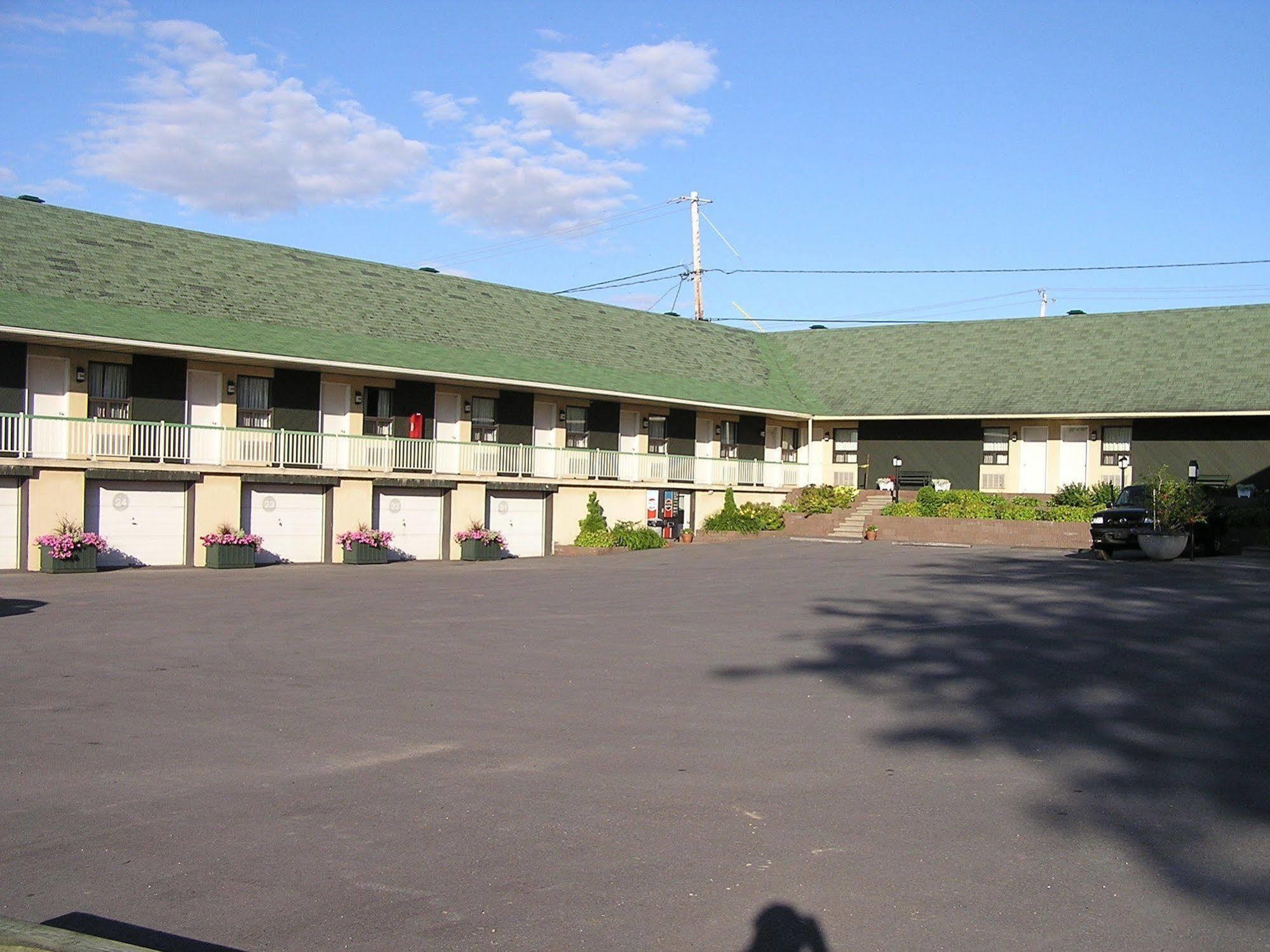 Oasis St-louis Hotel 2*