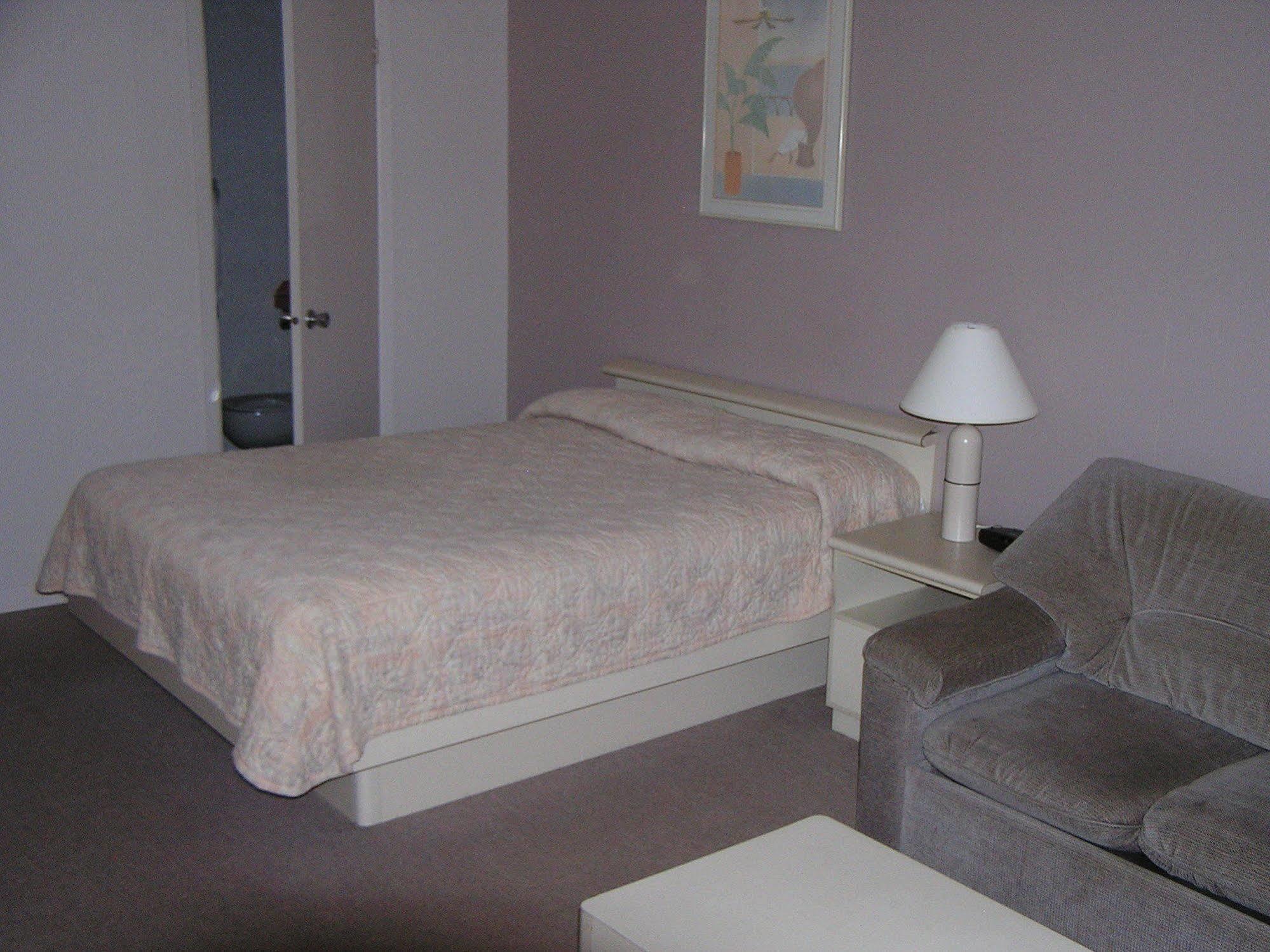 Oasis St-louis Hotel 2*